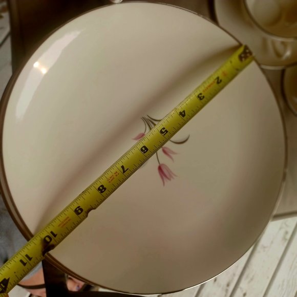 Vintage Franciscan China Collection in "Carmel' Pattern-Set of 40 - Picture 3 of 10